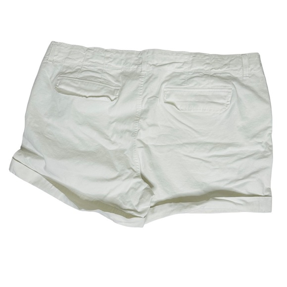 Old‎ Navy Khakis Women’s White Shorts Size 18 Tall - Picture 2 of 3